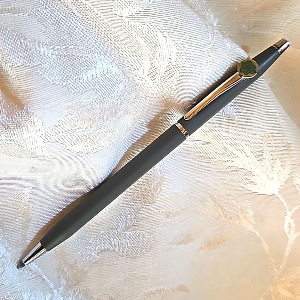 CROSS Pen.